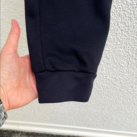 MOTHER Denim Pleated Trainer Pant in French Kissing - Picture 6 of 14